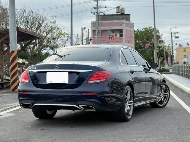 M-BENZ賓士 E250  第2張相片