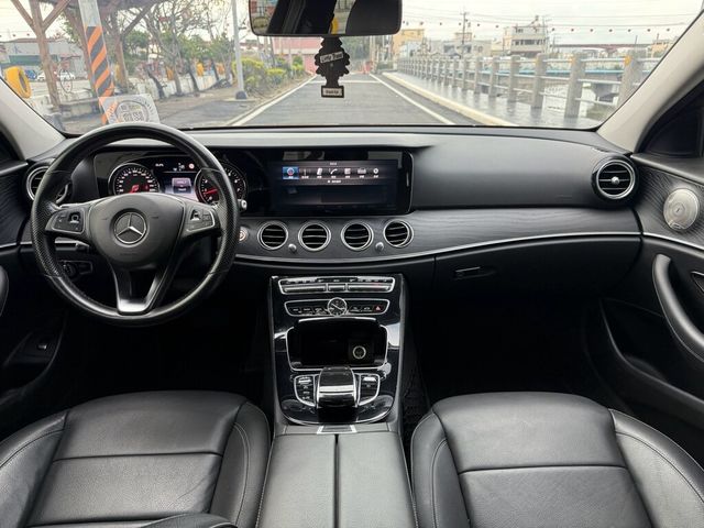M-BENZ賓士 E250  第5張相片