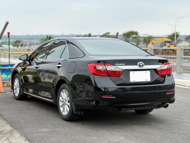 TOYOTA豐田 CAMRY  第2張相片