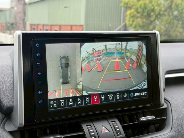 TOYOTA豐田 RAV4  第10張相片
