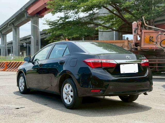 TOYOTA豐田 ALTIS  第2張相片