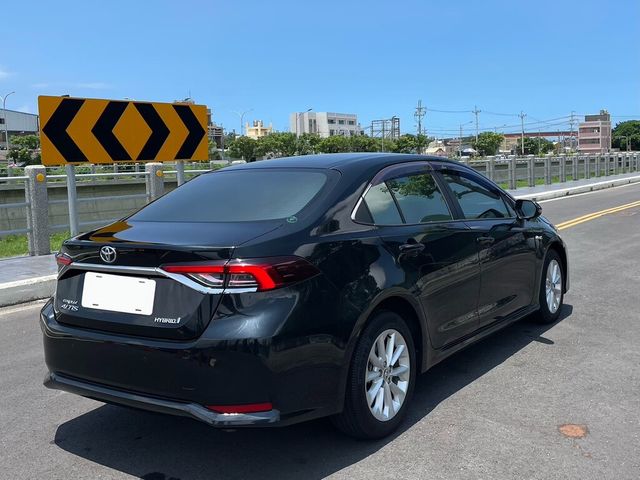 TOYOTA豐田 COROLLA ALTIS HYBRID  第2張相片