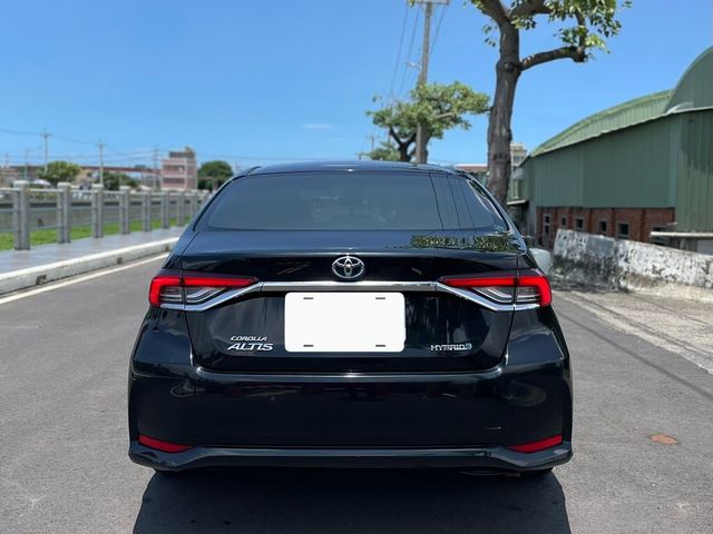 TOYOTA豐田 COROLLA ALTIS HYBRID  第4張相片