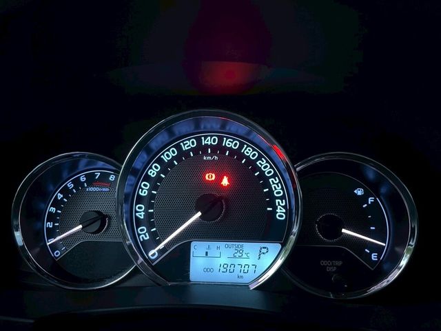 TOYOTA豐田 ALTIS  第5張相片
