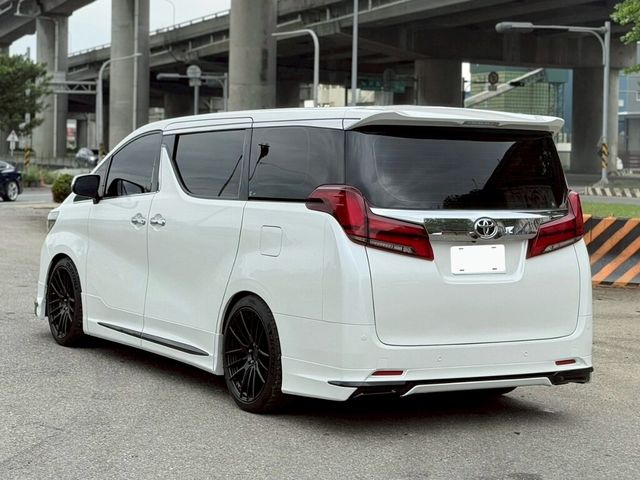 TOYOTA豐田 ALPHARD  第2張相片