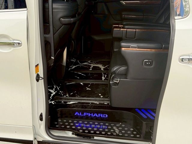 TOYOTA豐田 ALPHARD  第14張相片