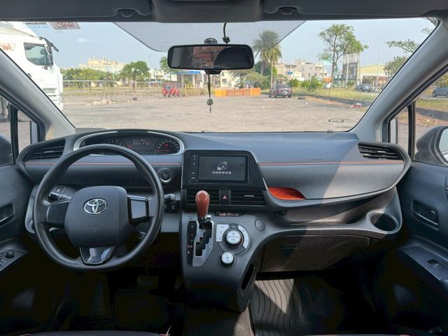 TOYOTA豐田 SIENTA  第5張相片