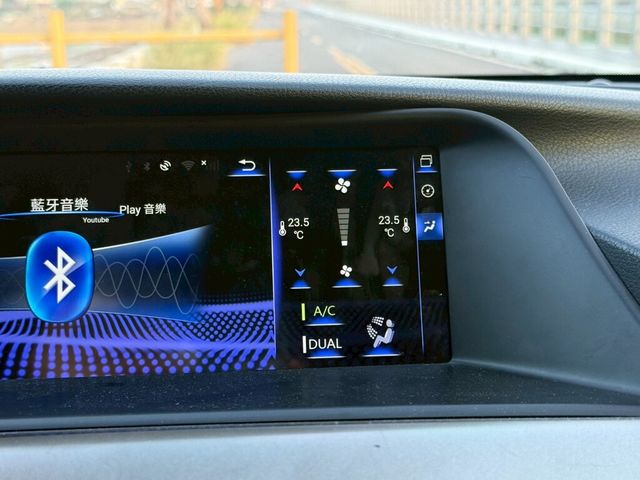 LEXUS凌志 RX450H  第13張相片