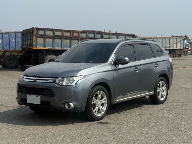 MITSUBISHI三菱 OUTLANDER  第1張相片