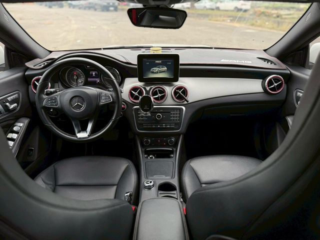 M-BENZ賓士 CLA200  第5張相片