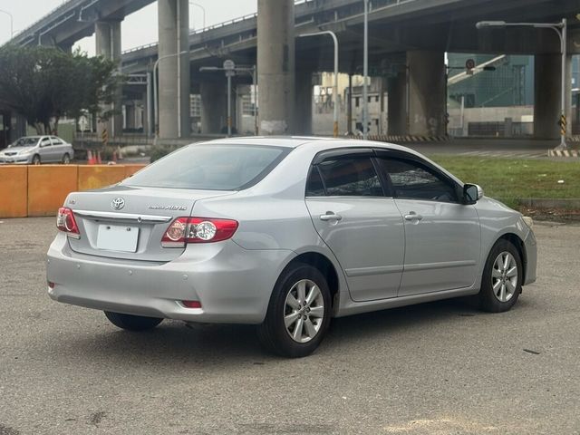 TOYOTA豐田 ALTIS  第2張相片