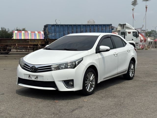 TOYOTA豐田 ALTIS  第1張相片