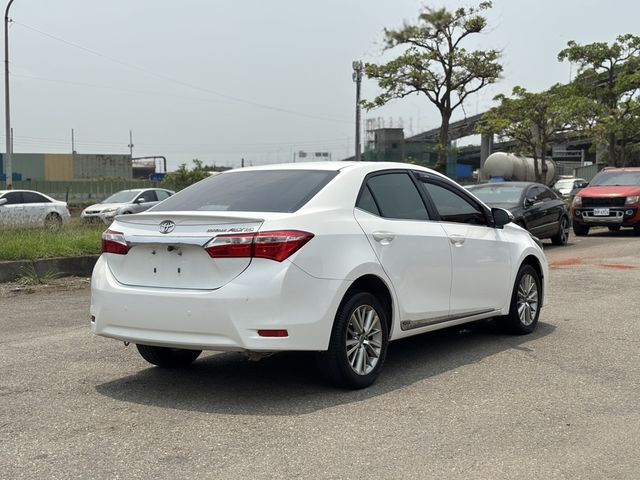 TOYOTA豐田 ALTIS  第2張相片