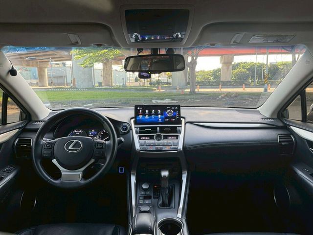 LEXUS凌志 NX300H  第6張相片