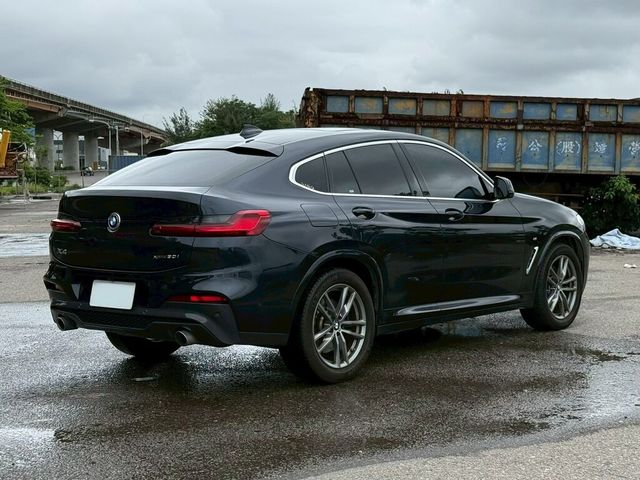 BMW寶馬 X4 XDRIVE30I  第2張相片