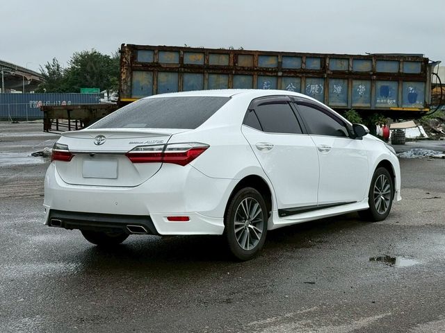 TOYOTA豐田 ALTIS  第2張相片