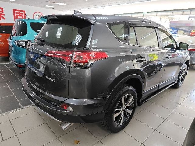 RAV4 2.0  第6張相片