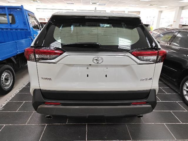 RAV4 2.0  第5張相片