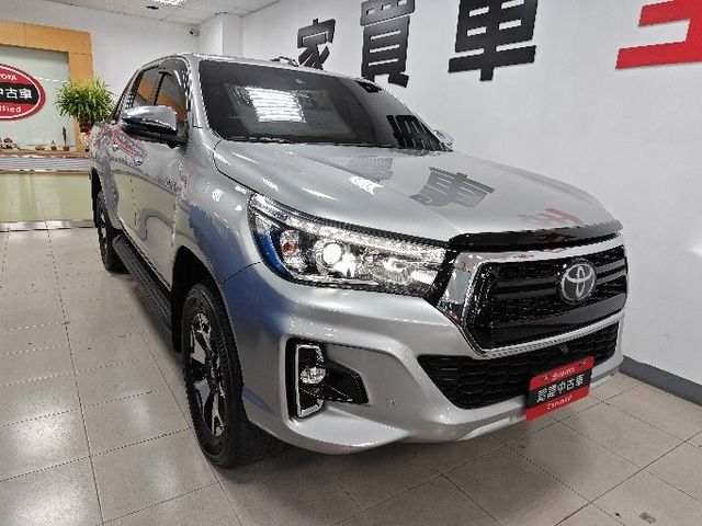 HILUX 2.8  第3張相片