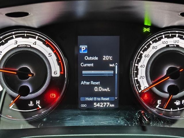 HILUX 2.8  第7張相片