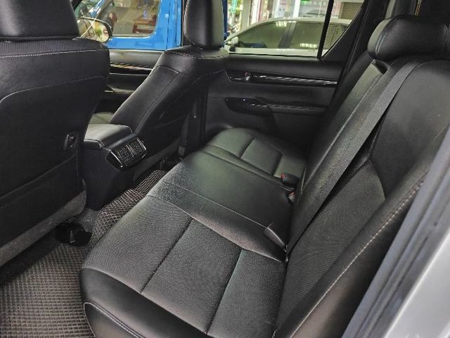 HILUX 2.8  第9張相片