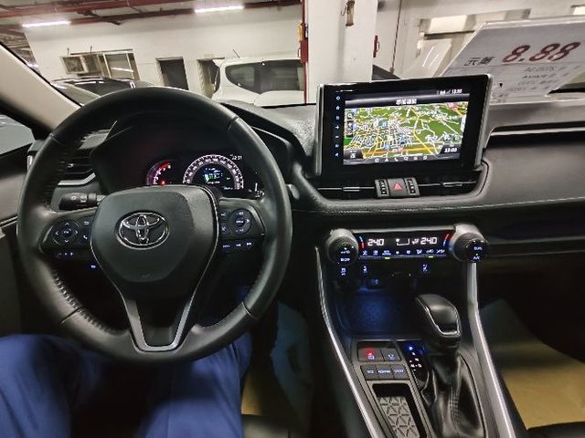 RAV4 2.0  第8張相片