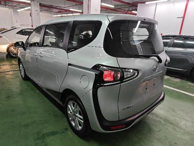 SIENTA 1.8  第6張相片