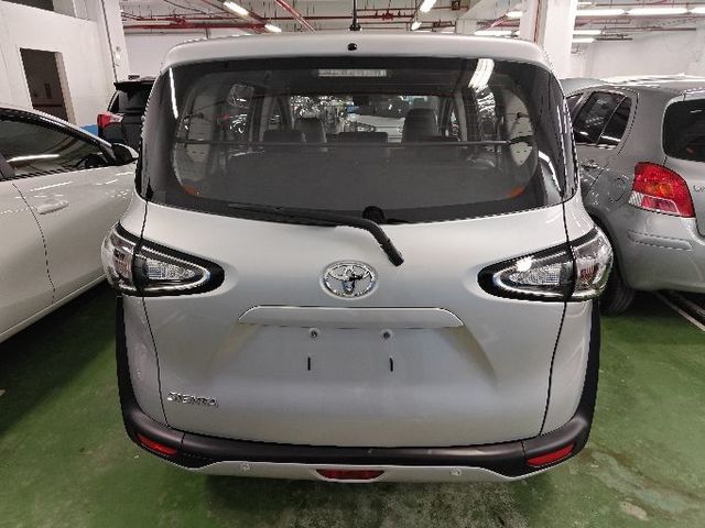 SIENTA 1.8  第5張相片