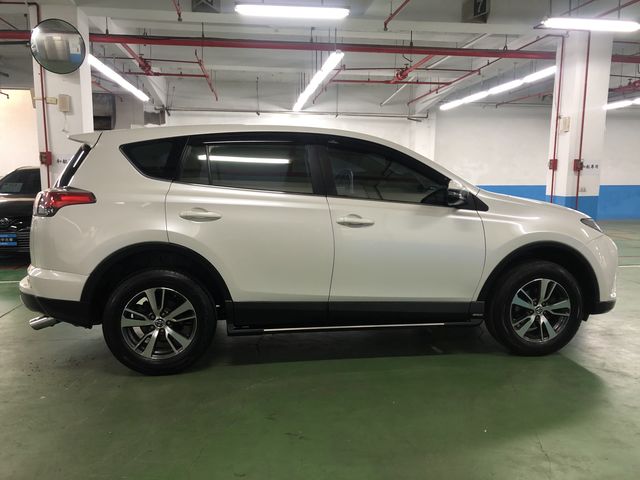 RAV4 2.0  第4張相片