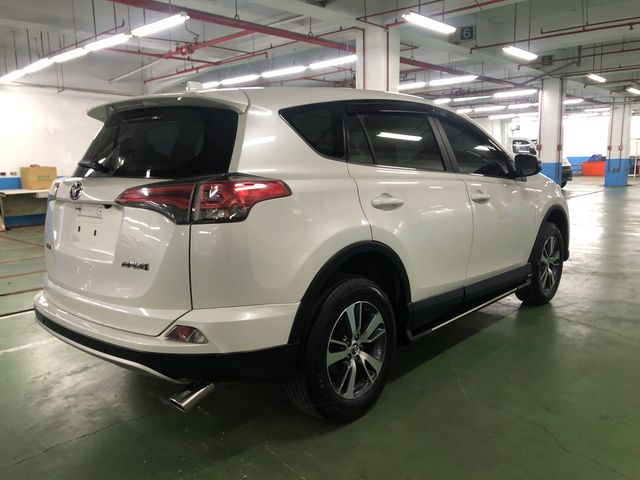 RAV4 2.0  第5張相片