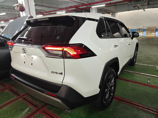 RAV4 2.0  第4張相片