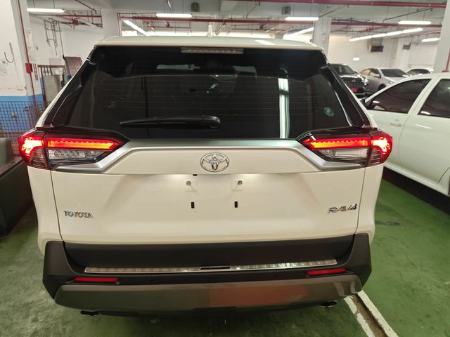 RAV4 2.0  第5張相片