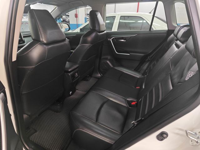 RAV4 2.0  第8張相片