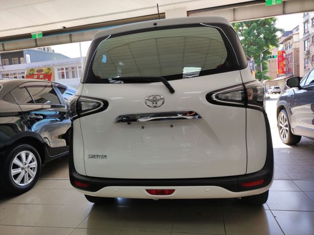SIENTA 1.8  第5張相片