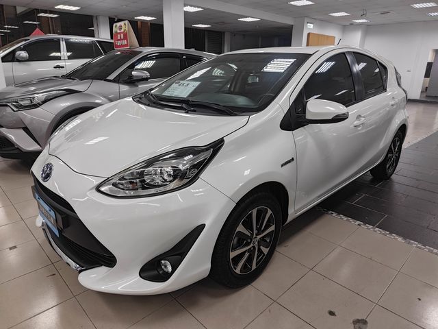 PRIUS C 1.5  第1張相片