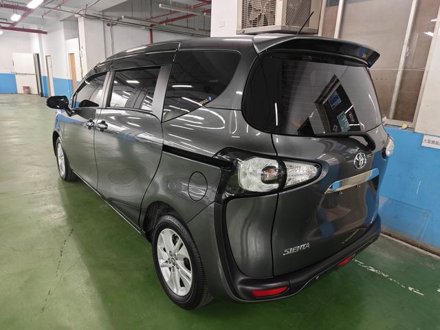 SIENTA 1.8  第4張相片