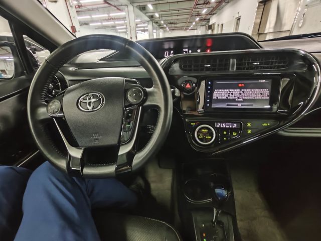 PRIUS C 1.5  第9張相片