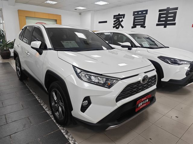 RAV4 2.0  第3張相片