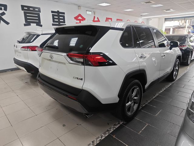 RAV4 2.0  第4張相片