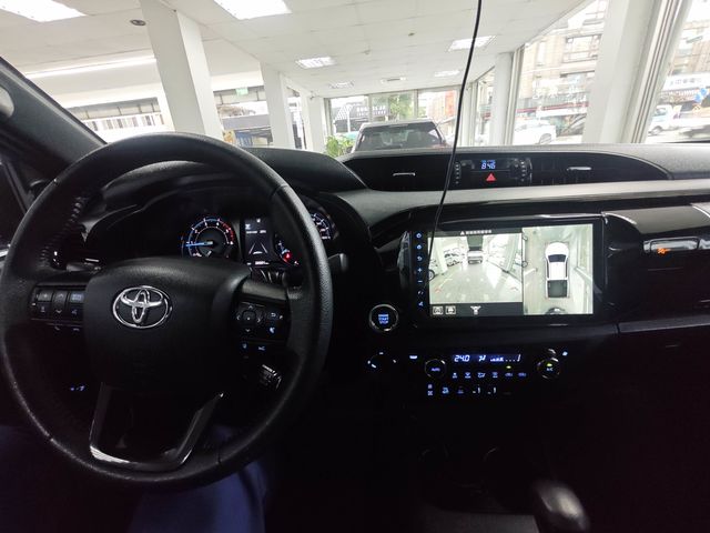 HILUX  第10張相片