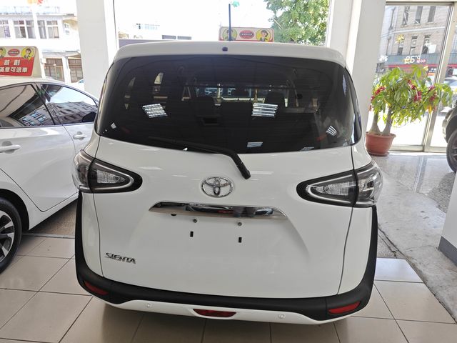 SIENTA 1.8  第4張相片
