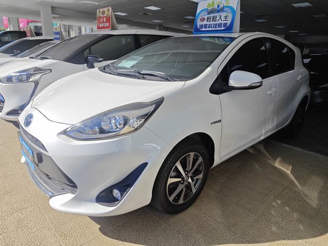 PRIUS C 1.5  第1張相片