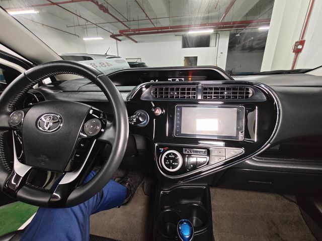 PRIUS C 1.5  第9張相片
