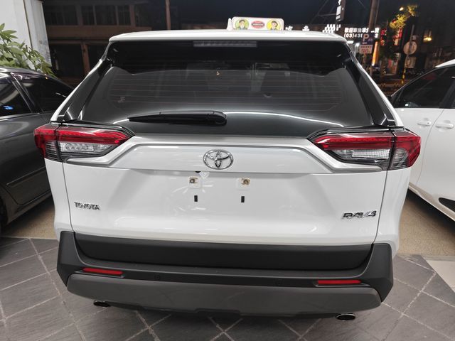 RAV4 2.0  第5張相片