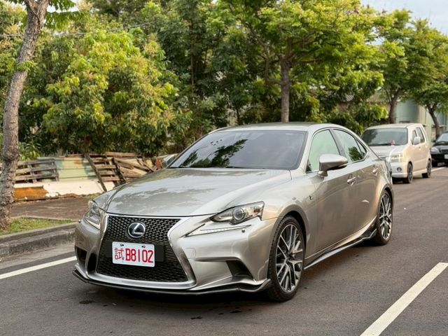 改新款貫穿尾燈/RC350原廠鍛框/F-SPORT  第1張相片