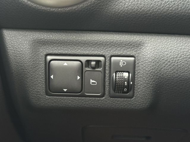 低里程/氣氛好/五門代步車  第17張相片