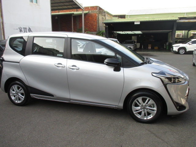 SIENTA 1.8  第4張相片