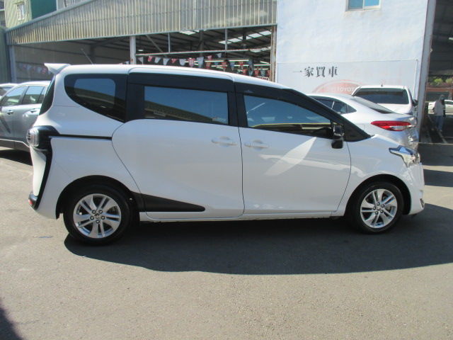 SIENTA 1.8  第4張相片