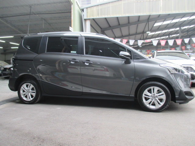 SIENTA 1.8  第4張相片