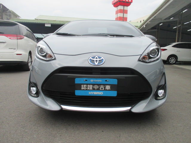PRIUS C 1.5  第2張相片